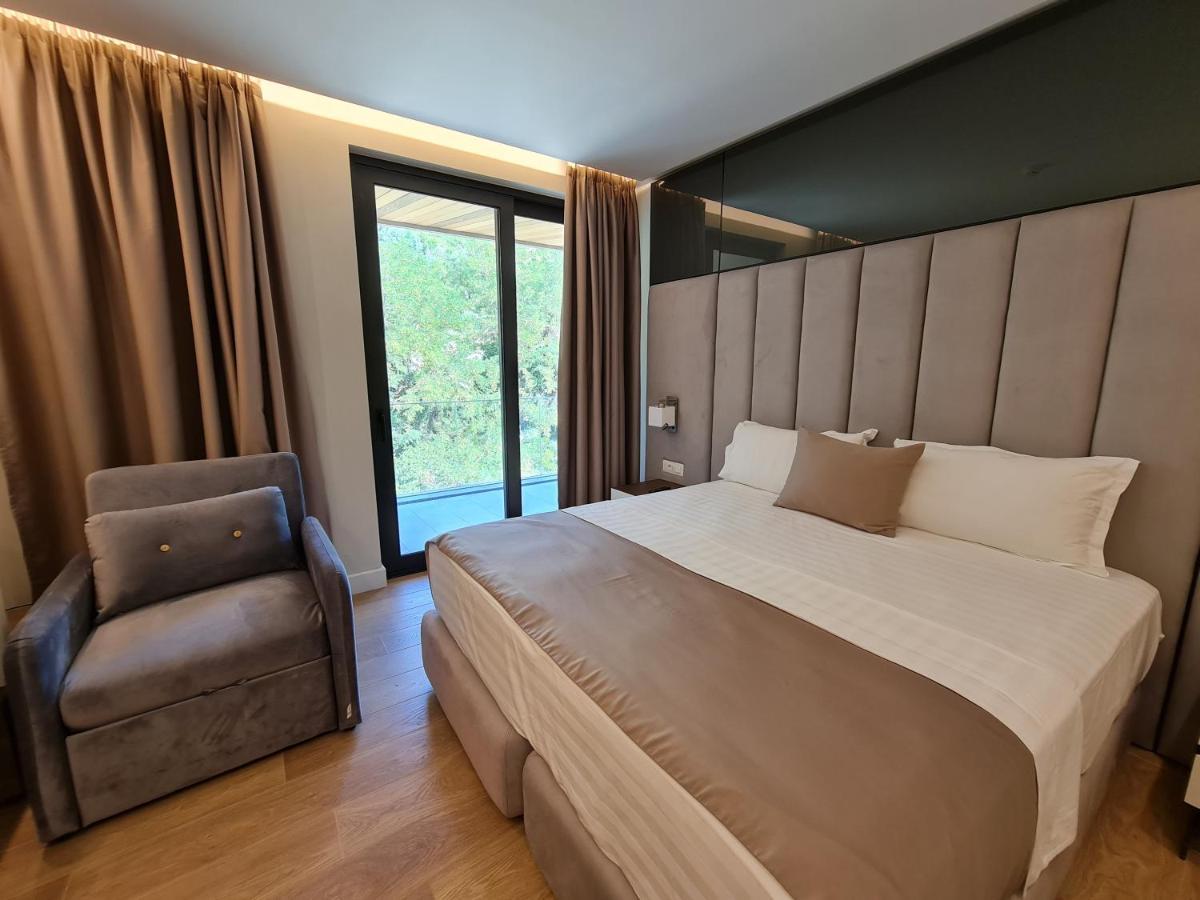 Hotel Aross Kanine Екстер'єр фото